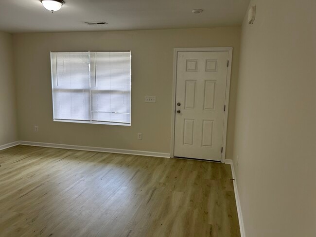 Building Photo - 1670 Sandersted Village Cir