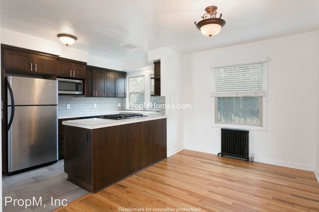 Building Photo - 1411 N Alberta St