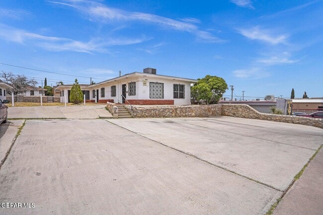 Foto del edificio - 2821 Fort Blvd