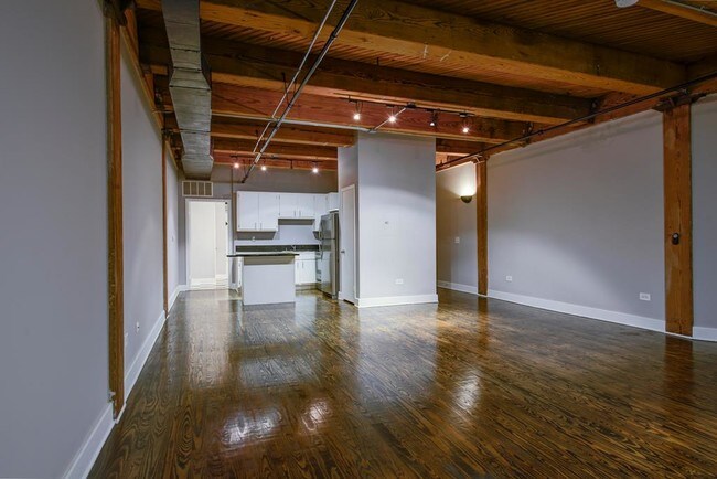 Building Photo - 711 William St