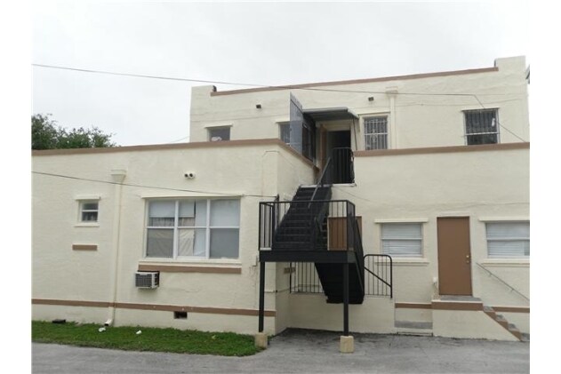 Foto del edificio - 1735 SW 8th St