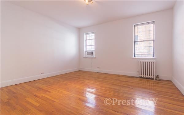 Foto del edificio - 206 E 26th St