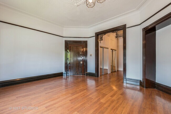 Foto del edificio - 3136 S Prairie Ave