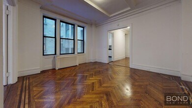 Building Photo - 200 W 58th St
