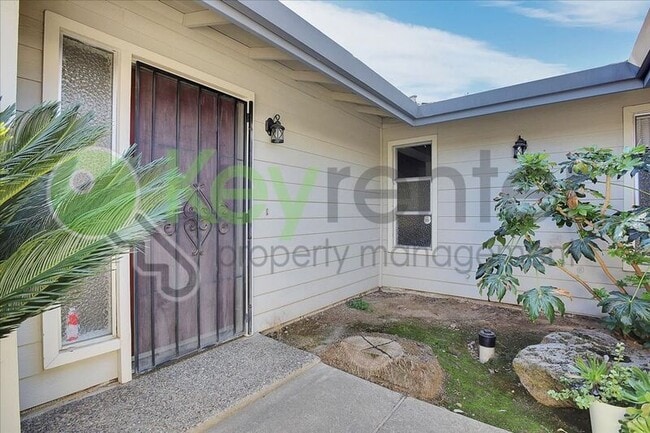 Foto del edificio - 5636 Clark Ave