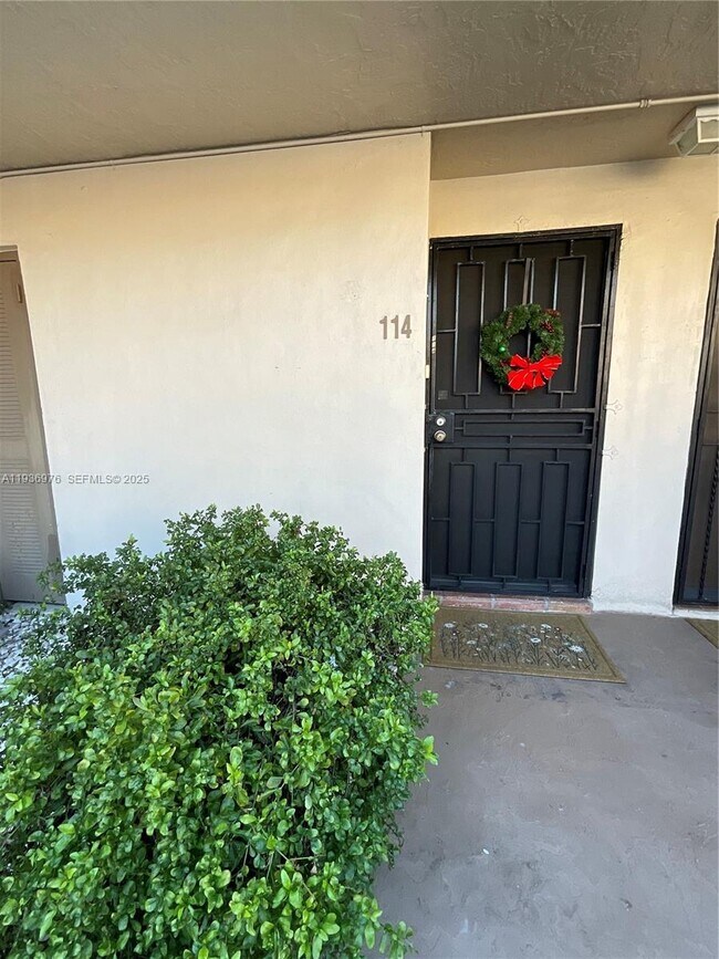 Foto del edificio - 820 NW 87th Ave