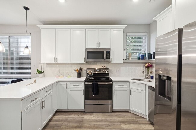 Building Photo - 2 bed/ 2 bath Unit | Francisville