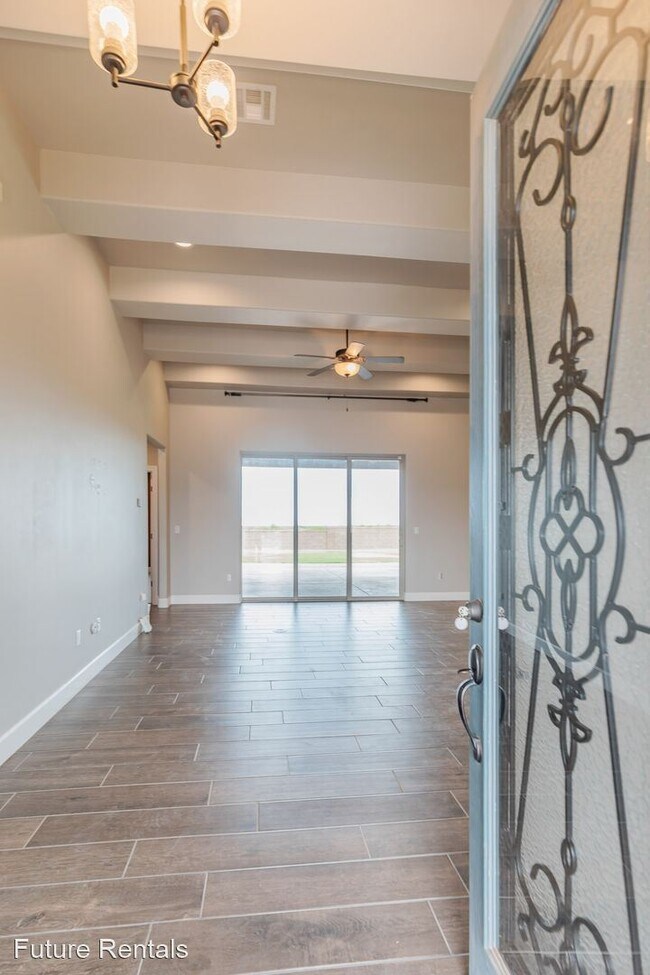 Foto del edificio - 5 br, 2.5 bath House - 1065 Datura