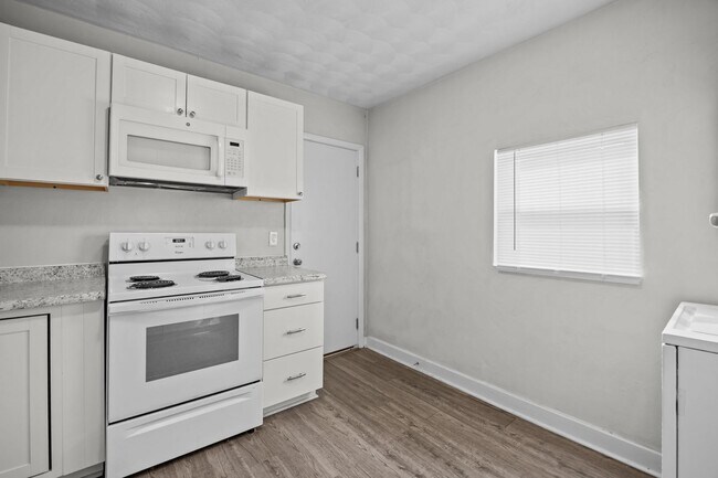 Building Photo - Charming 2-Bedroom Duplex in Norvella Heights