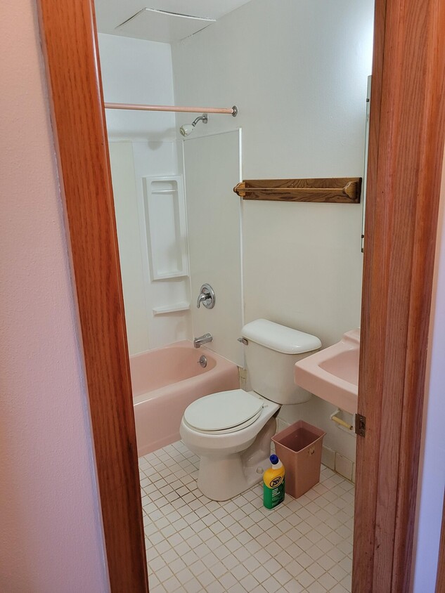 Building Photo - 1484