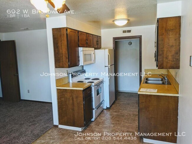 Building Photo - 692 W Broadway Ave, Meridian, ID 83642