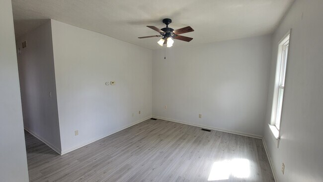 Foto del edificio - 537 Allyn St