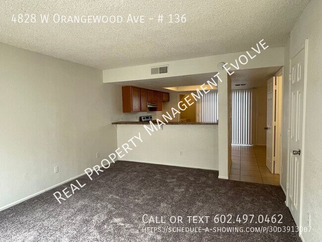 Building Photo - Spacious Glendale Townhome