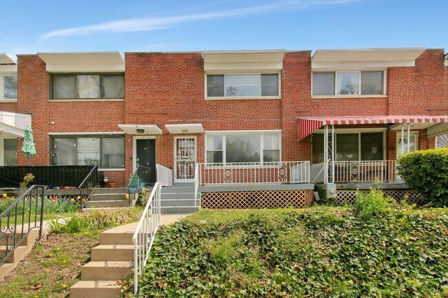 Foto del edificio - 4121 Arkansas Ave NW