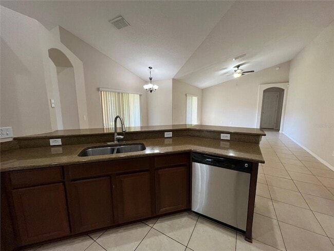 Building Photo - 946 Seneca Trail