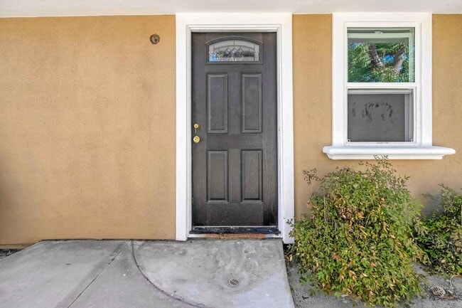 Building Photo - 73400 Algonquin Pl