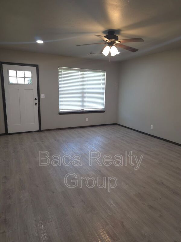 Foto del edificio - 18232 310th St