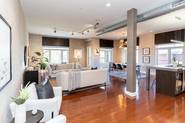 Foto del edificio - 1 br, 1.5 bath Condo - 34 W Poplar Ave