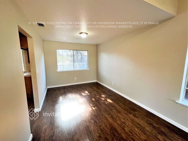 Foto del edificio - 8304 Lonely Hill Way