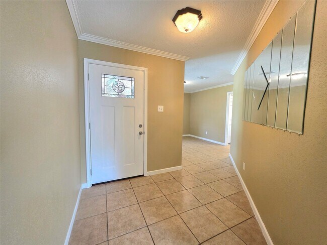 Foto del edificio - 6510 Lynngate Dr