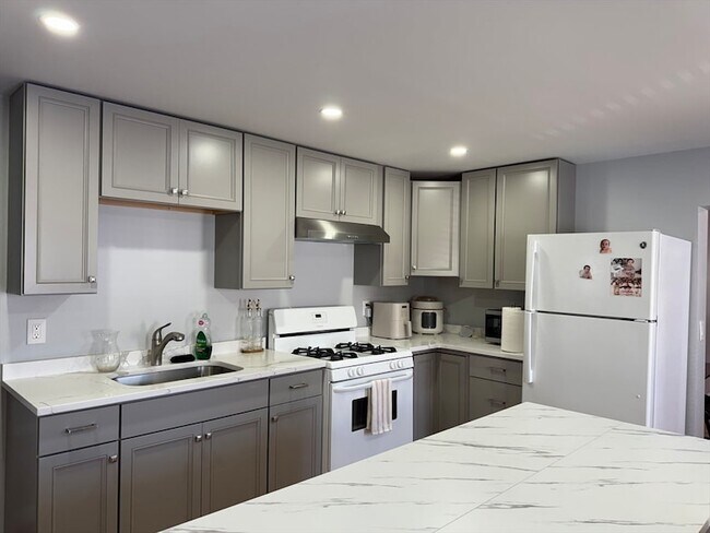 Foto del edificio - 223 Trenton St