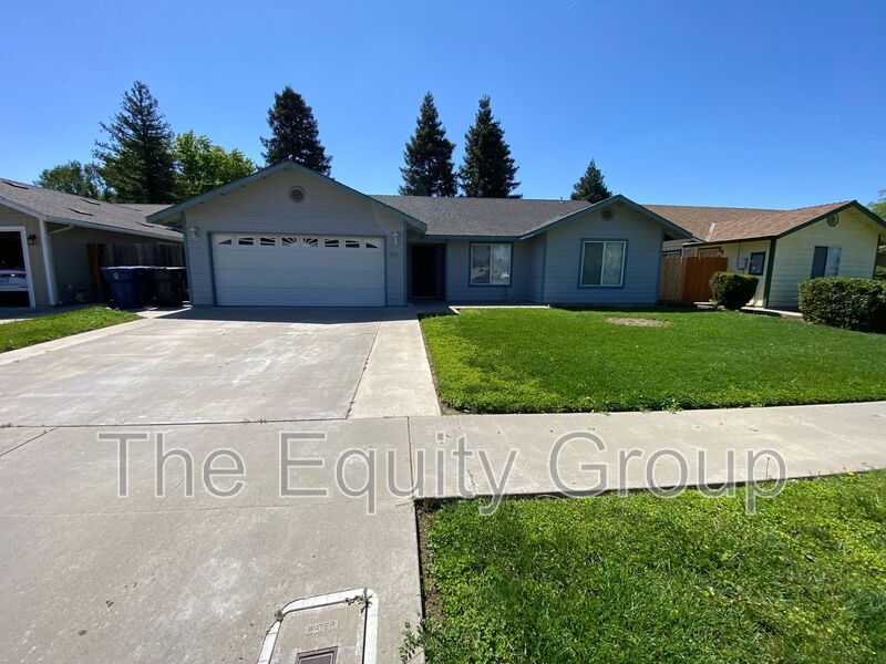 1757 E Cypress Ave, Tulare, CA 93274 House Rental in Tulare, CA