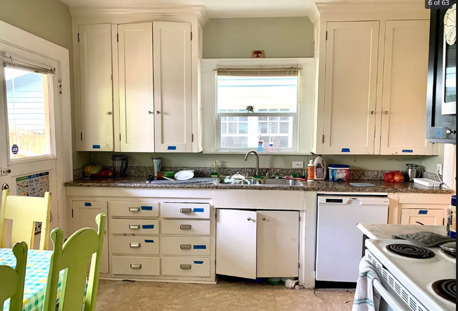 Building Photo - 5235 19TH AVE NE HOUSE!!! NEAR FRAT ROW!!!...