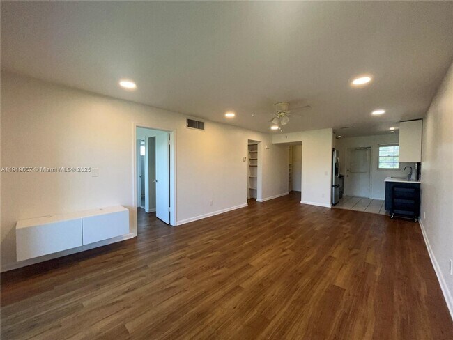 Foto del edificio - 2471 SW 82nd Ave