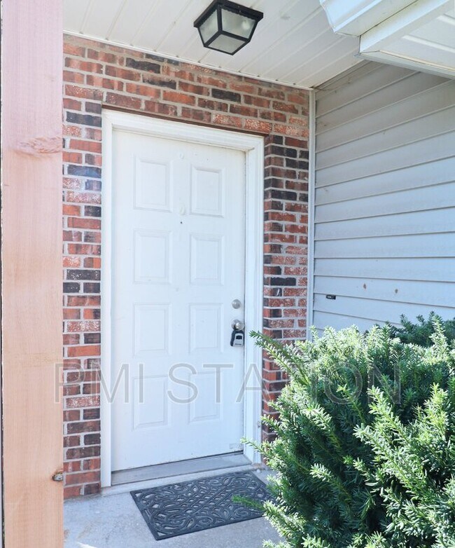 Foto del edificio - 18915 Lexington Rd