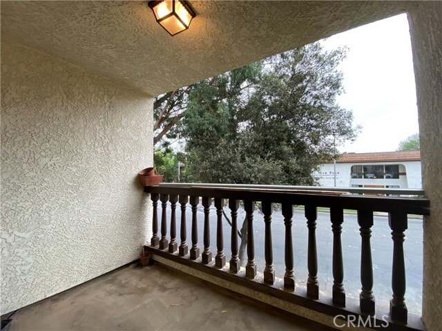 Building Photo - 987 E Del Mar Blvd