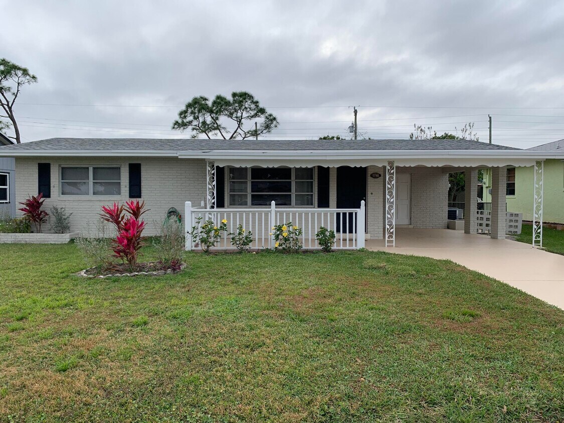 Primary Photo - 5748 SE Avalon Dr