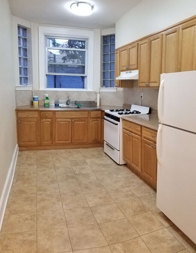 3177 30th St, Astoria, NY 11106 Townhome Rentals in Astoria NY