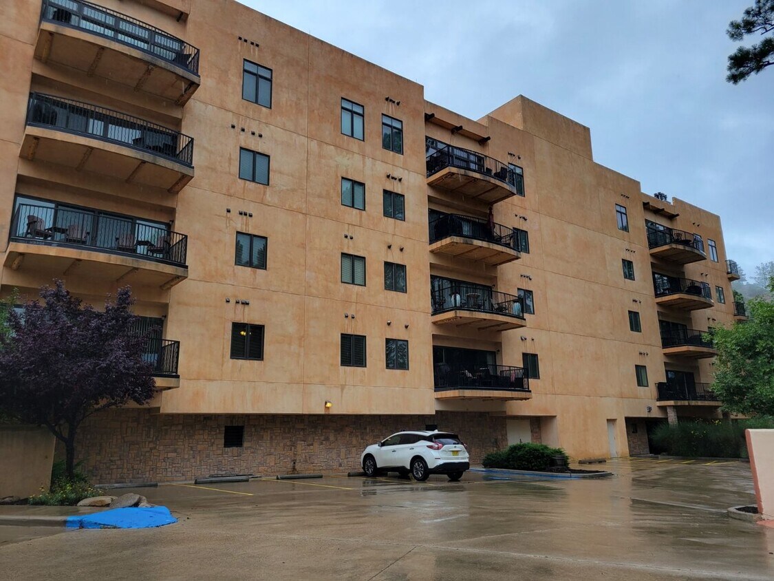 Primary Photo - Three Bedroom Furnished Condo - Available ...
