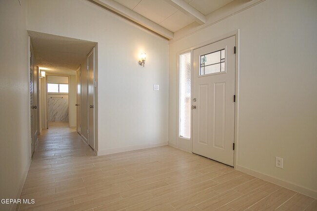 Foto del edificio - 3313 Cork Dr