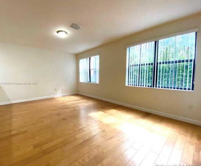 Foto del edificio - 10306 NW 70th Ter