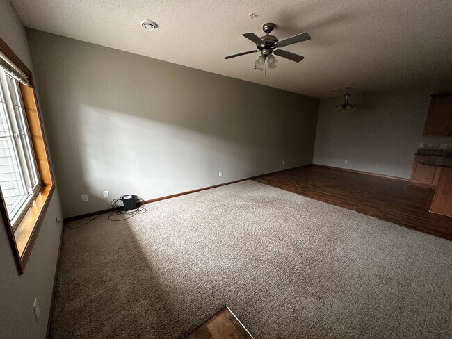 Foto del edificio - 3 Bed 3 Bath Townhome