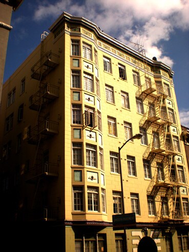 Building Photo - 424 Jones St