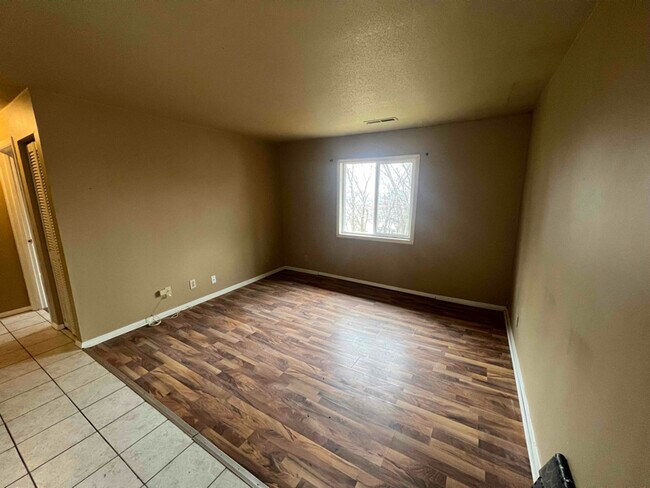 Foto del edificio - 111 Hilltop Ct
