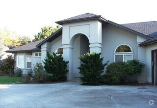 Building Photo - 1532 W Powder Ct