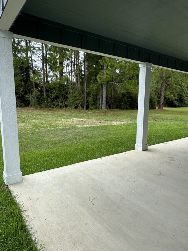 Building Photo - 609 40 th St E