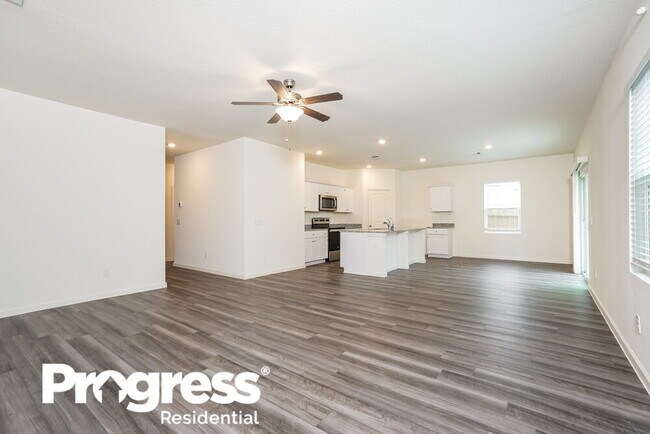 Building Photo - 13435 Hillside Dr