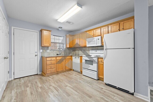 Building Photo - 2022 Erbach St
