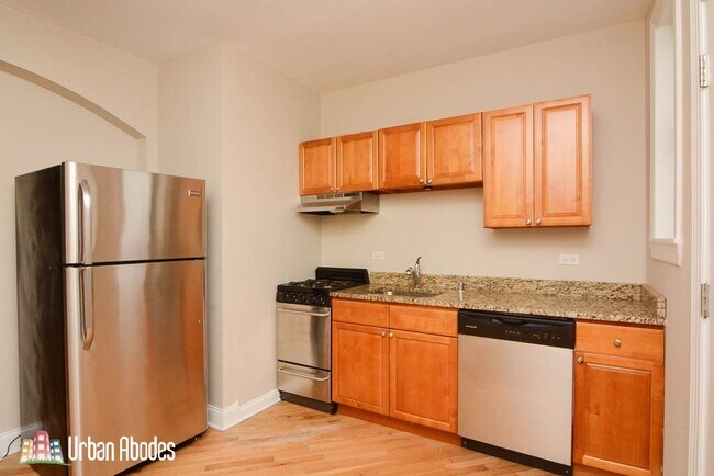 Foto del edificio - 922 N Green Bay Rd