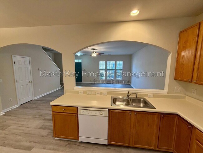 Foto del edificio - 414 Walnut Woods Dr