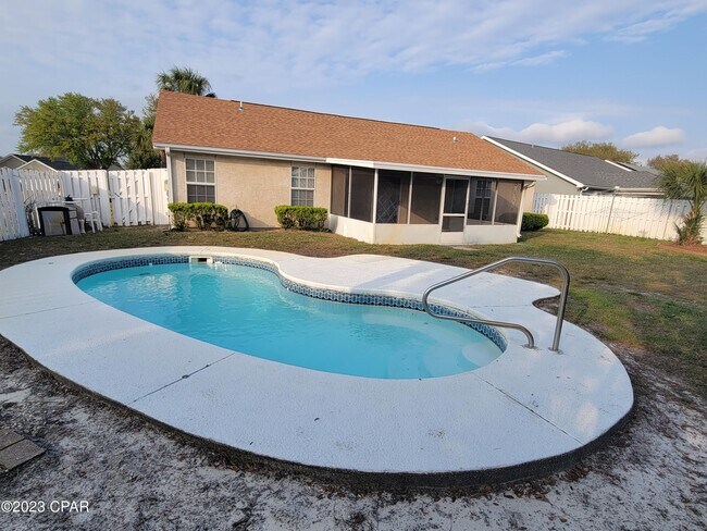 Building Photo - 226 Summerwood Dr