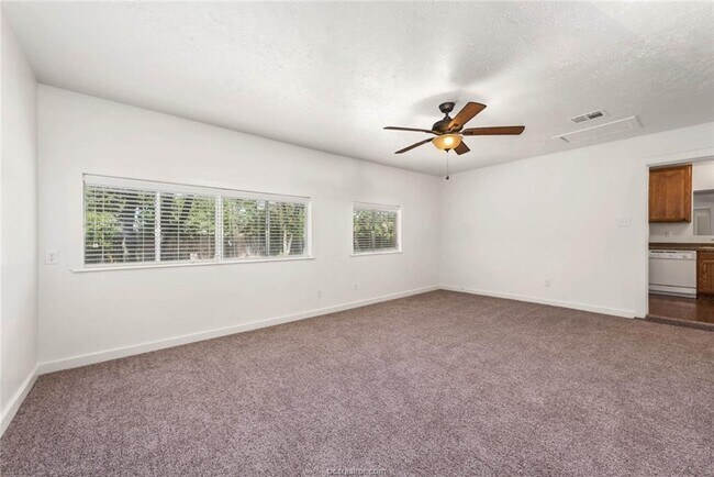 Building Photo - 308 Sulphur Springs Rd