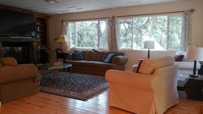 Foto del edificio - 1600 Henry Ridge Mtwy