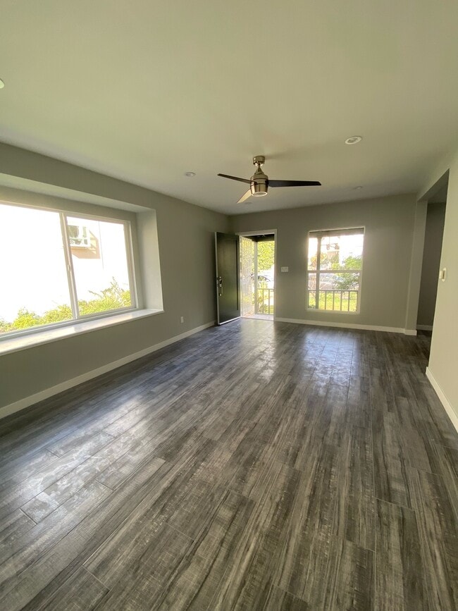 Living Room - 1709 Barry Ave