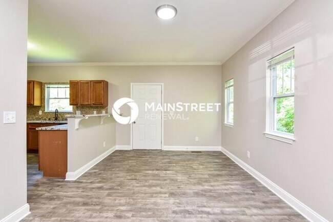Foto del edificio - 3 Bedroom Pet-Friendly Home in Atlanta, GA with Main Street Renewal
