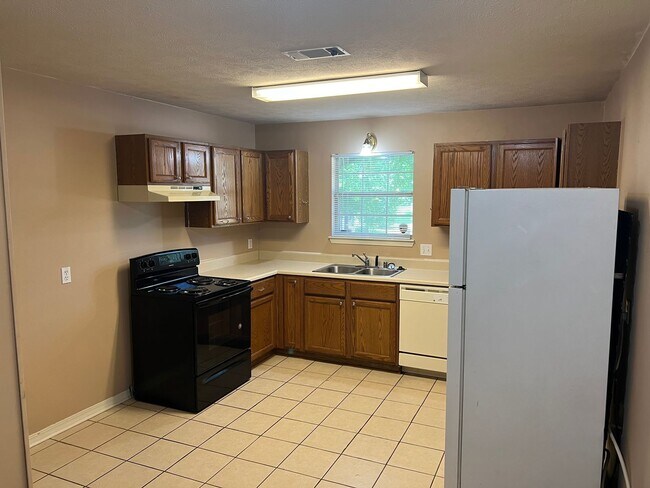 Foto del edificio - 3 Bed 2 Bath Duplex
